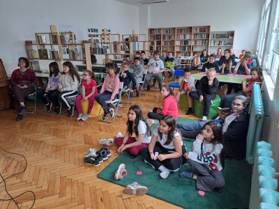 Интересно пътешествие с Нобел и неговия автор - Вяра Тимчева, с изходна точка - библиотеката на Първо училище 4