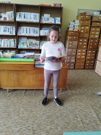 Бинарен урок в Библиотека "Йордан Радичков" с четвъртокласнииците на Първо училище 16