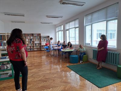 Обучение в библиотеката на Първо основно училище със специалиста по библиотекознание и библиография Татяна Попова 2