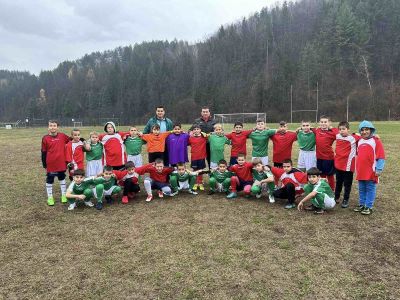 Футболна среща по НП "Заедно в изкуствата и спорта" въпреки лошото време 2